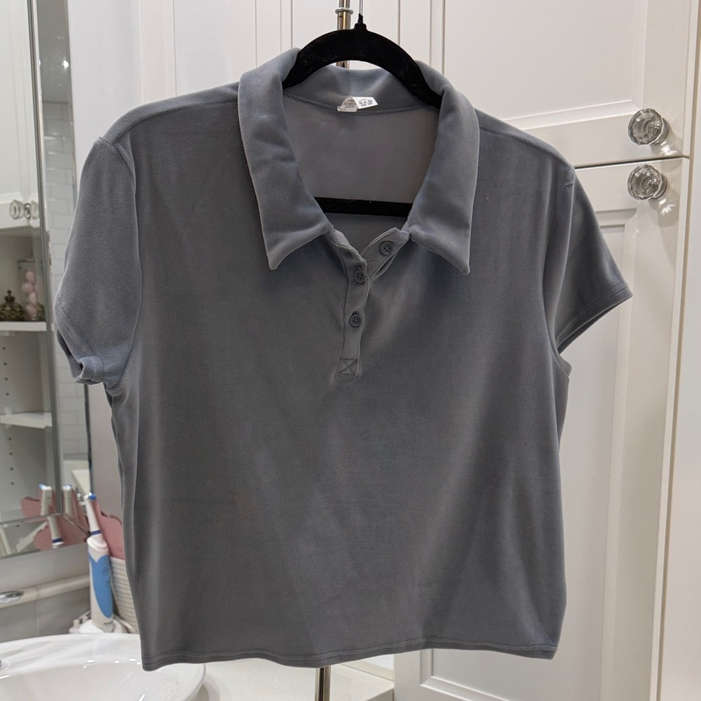 ALO Yoga Gray Top